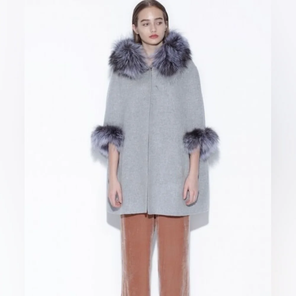Gray Cape with Fox Fur Trim - Picture 4 of 10